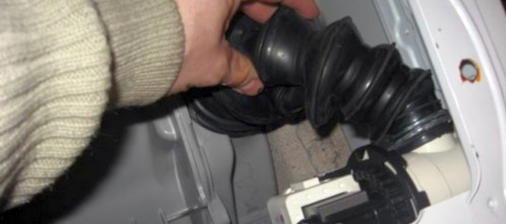 Как устранить течь в стиральной машине